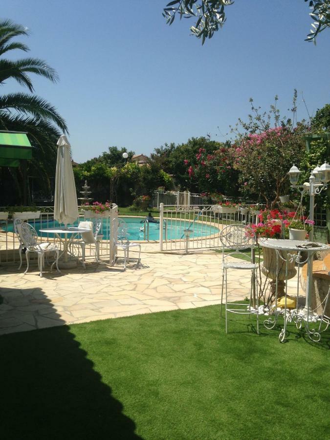Charmant Studio A Uchaud מראה חיצוני תמונה