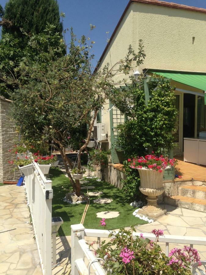 Charmant Studio A Uchaud מראה חיצוני תמונה